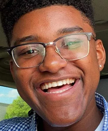 澳门线上博彩 Dual Credit Student 凯西皮尔西