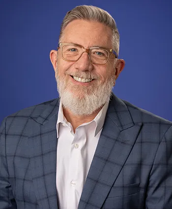 澳门线上博彩 honors program coordinator and faculty member 柯克布鲁尔