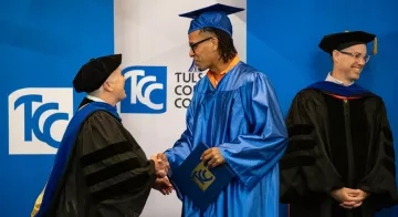 澳门线上博彩 Dick Conner Correctional Graduation 