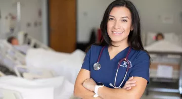 澳门线上博彩 Nursing Student