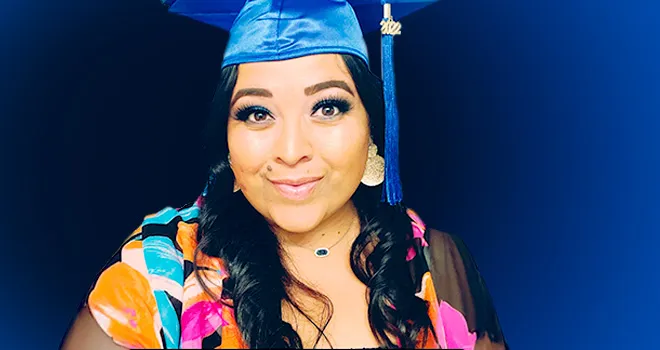 澳门线上博彩 Graduate Adriana Farrell